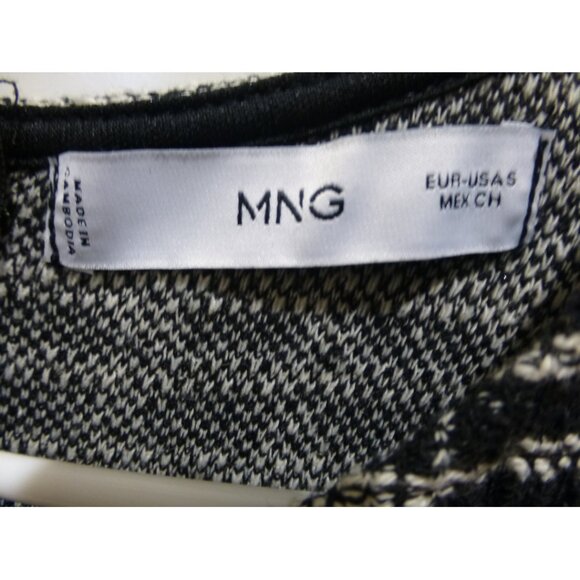 MNG (Mango) short tweed romper with front pockets (Size S) - Picture 4 of 10